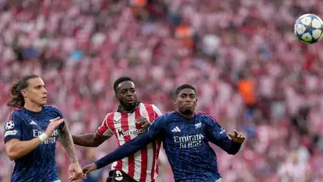 意甲传奇：米兰5亿豪购后莱奥逆风翻盘，10人阵容定江山